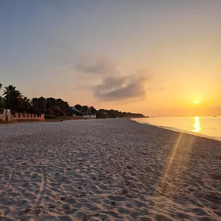 Villa Pina 100 Meters From The Sea